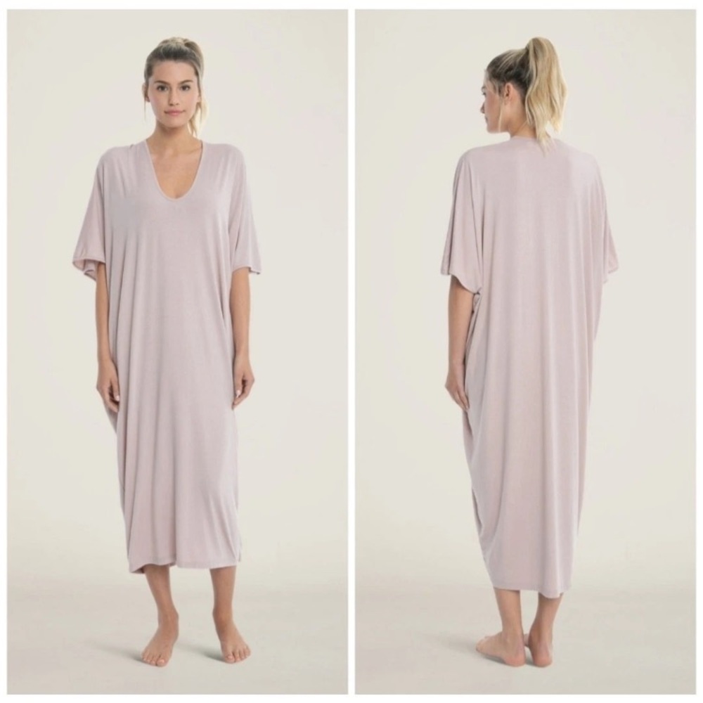 NWT barefoot dreams luxe milk jersey